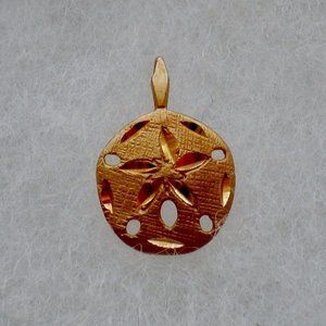 Designer Michael Anthony 14K Yellow Gold Diamond Cut Sand Dollar Pendant Charm